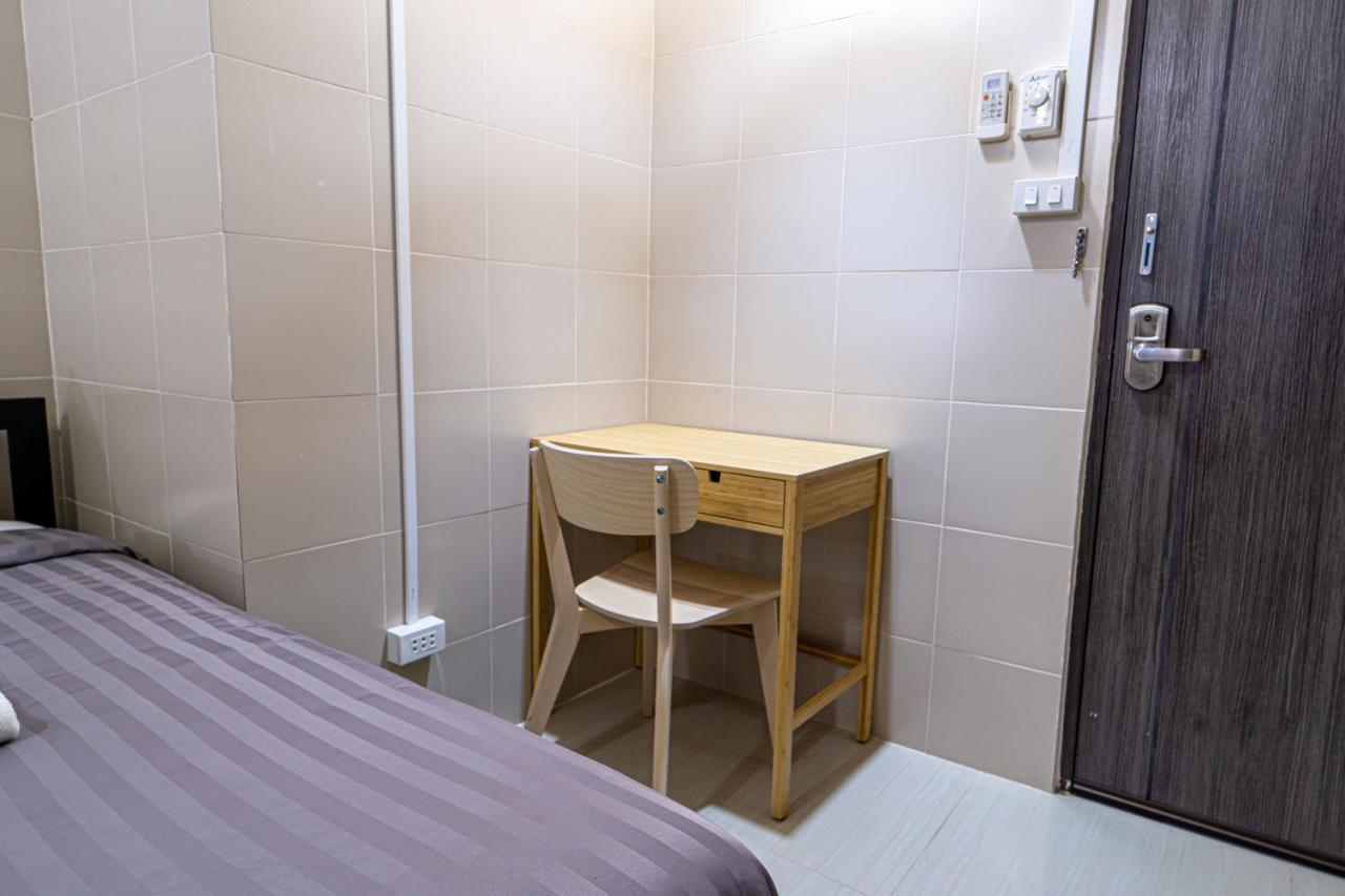 Lo-Ha Guest House, Contactless Check-In Бангкок Экстерьер фото