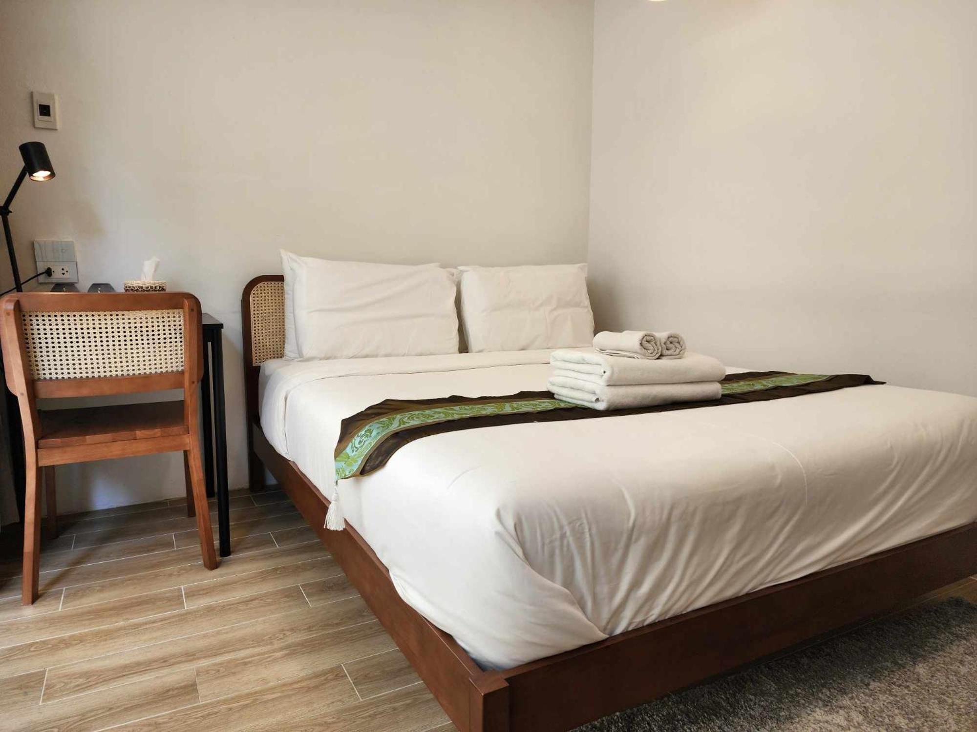 Lo-Ha Guest House, Contactless Check-In Бангкок Экстерьер фото