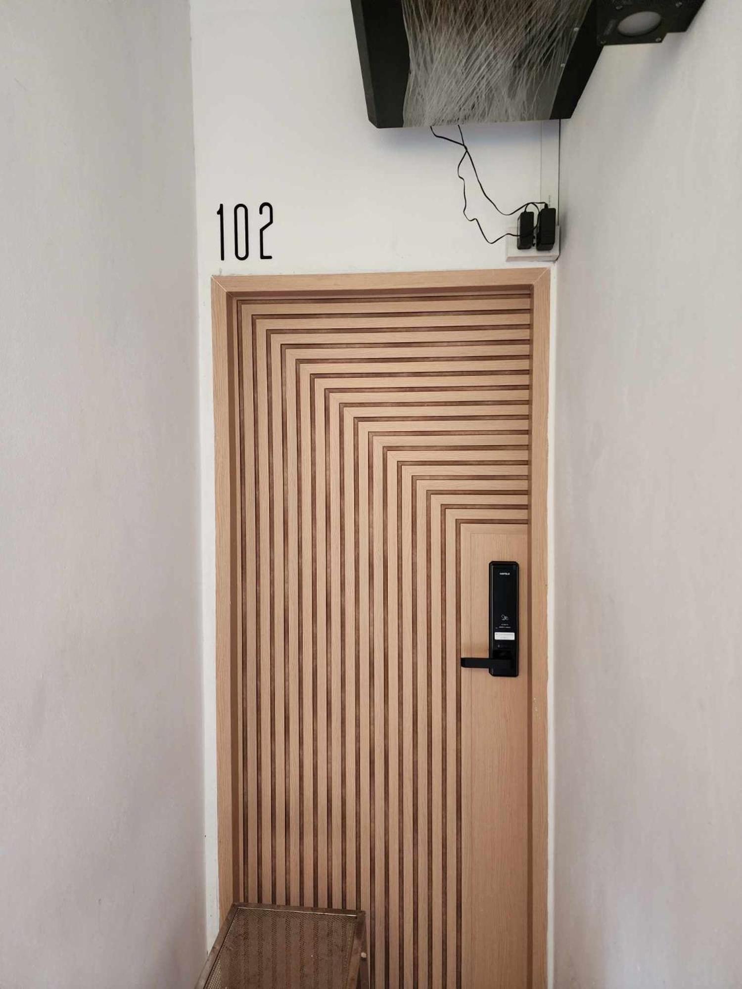Lo-Ha Guest House, Contactless Check-In Бангкок Экстерьер фото