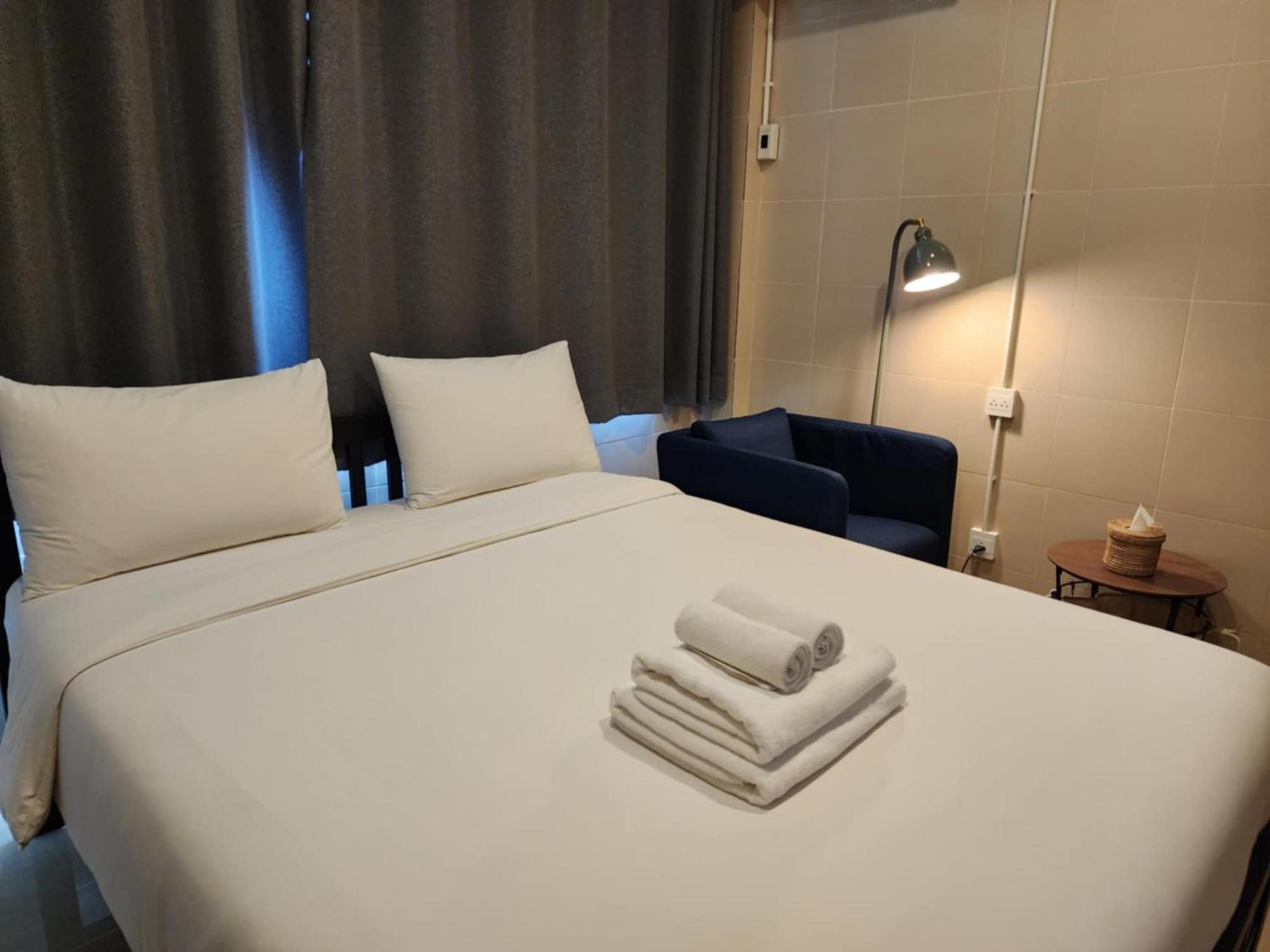 Lo-Ha Guest House, Contactless Check-In Бангкок Экстерьер фото